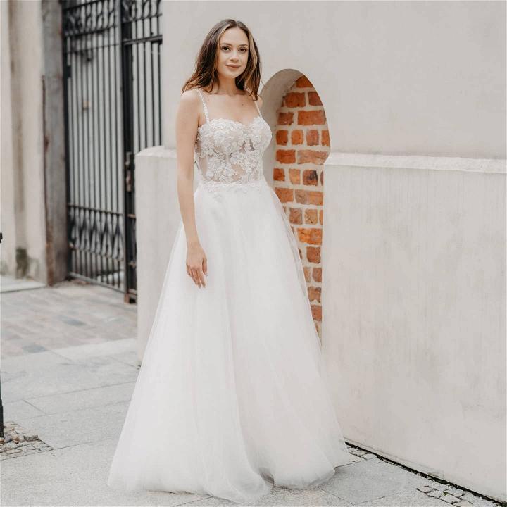 10 Ways To Buy A Cheap And Unique Wedding Dress On A Budget • Its ...