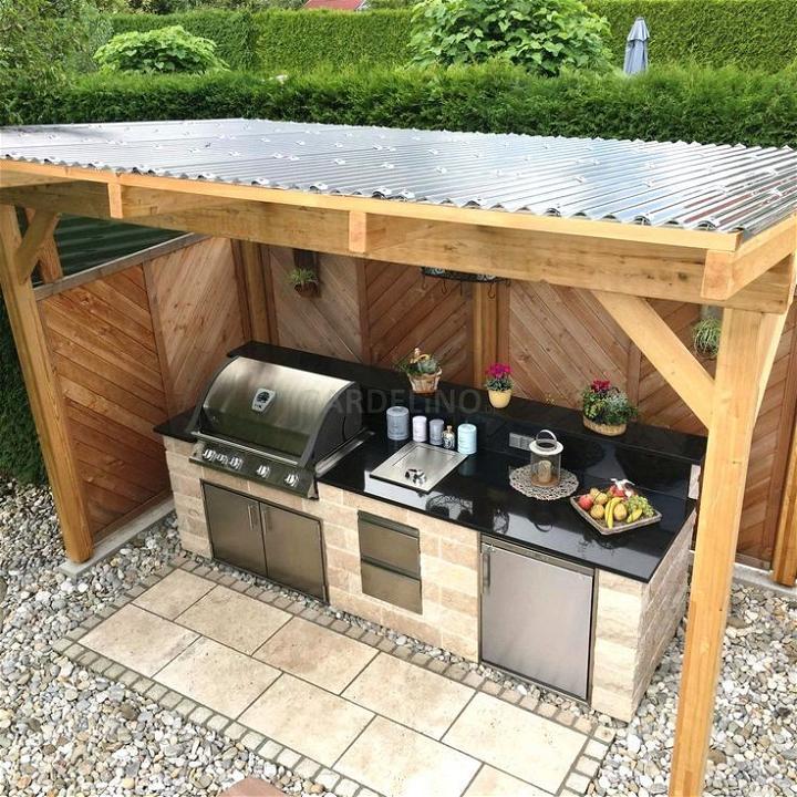 Top Benefits of Hiring a Builder Over DIY for Your Outdoor Kitchen