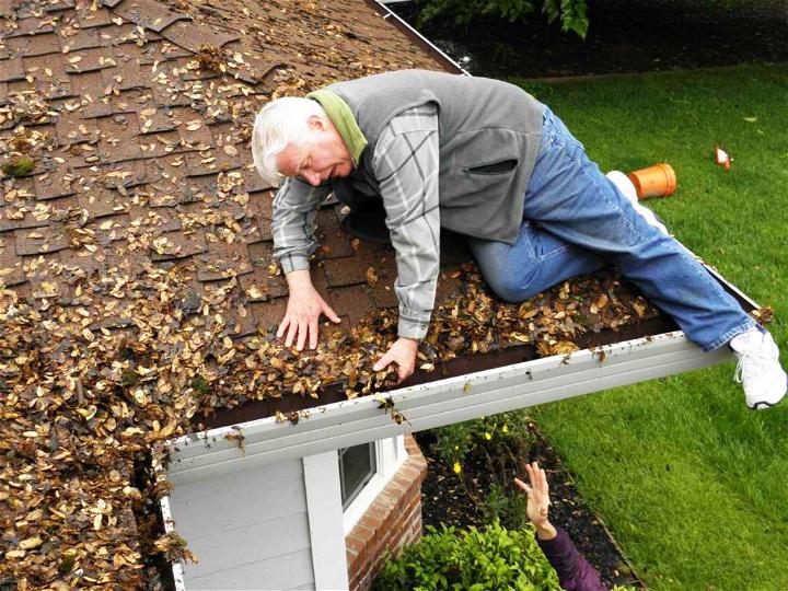 Telltale Signs Your Guttering Needs Cleaning