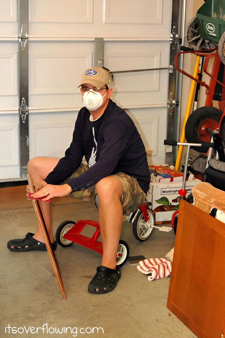 sanding cabinet doors