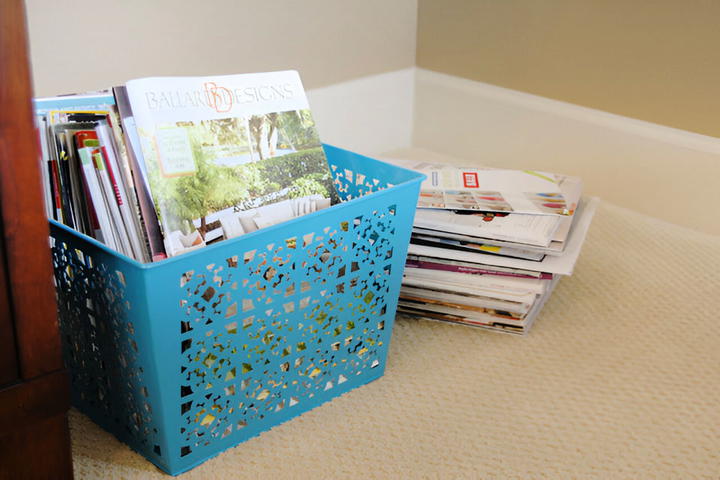 small corner magazines basket