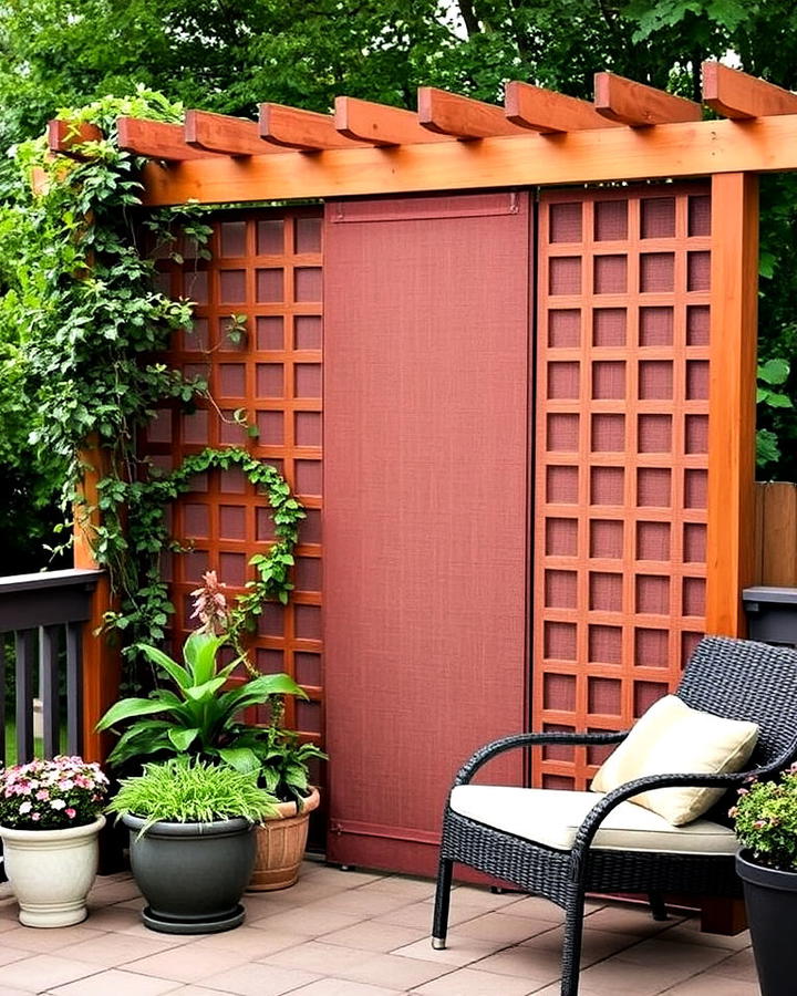 trellis with privacy screens