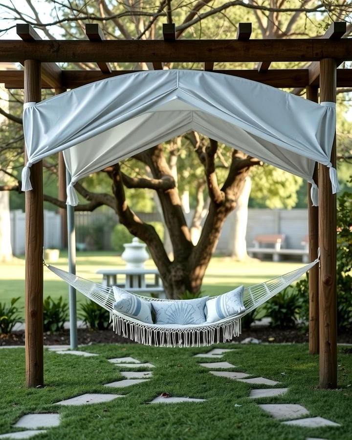 Canopy Hammock Spot - 25 Shady Garden Ideas