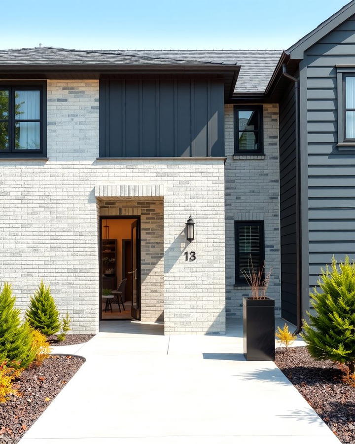 Light Gray Brick with Charcoal Vinyl Siding - 25 Vinyl Siding and Brick Combinations