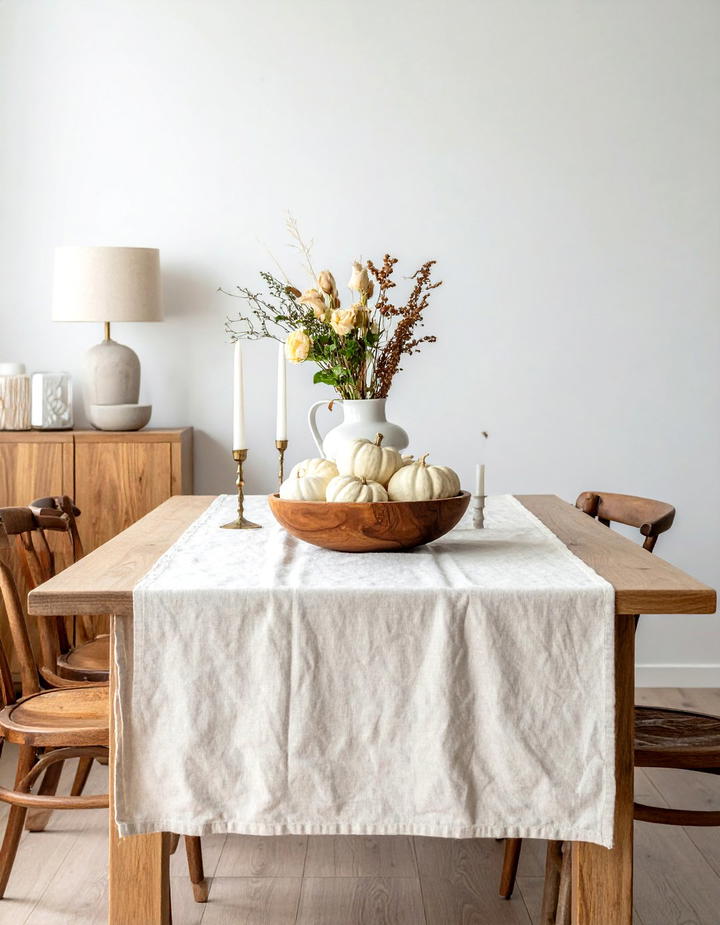 Dining Table Runner Display - 50 minimalist fall decor ideas