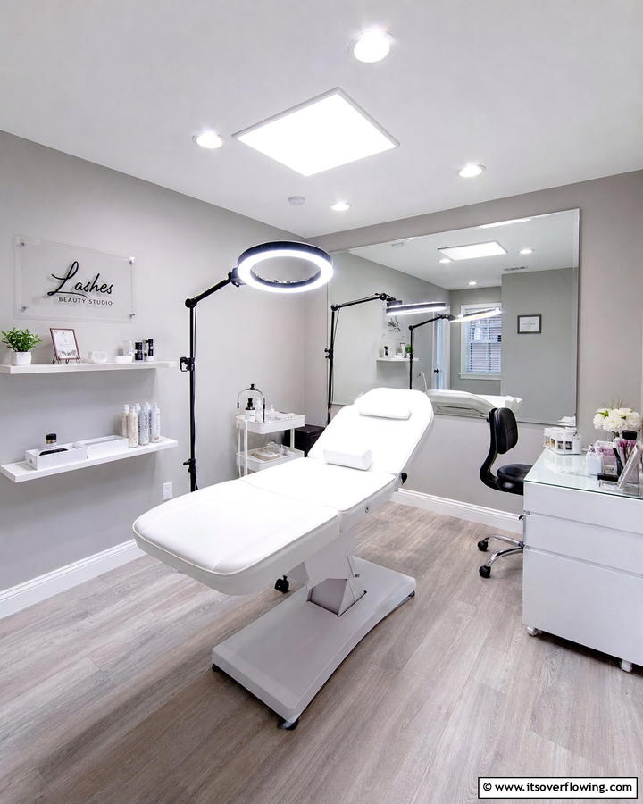 Adjustable Lighting for Precision - 20 Lash Room Ideas for a Stunning Beauty Space