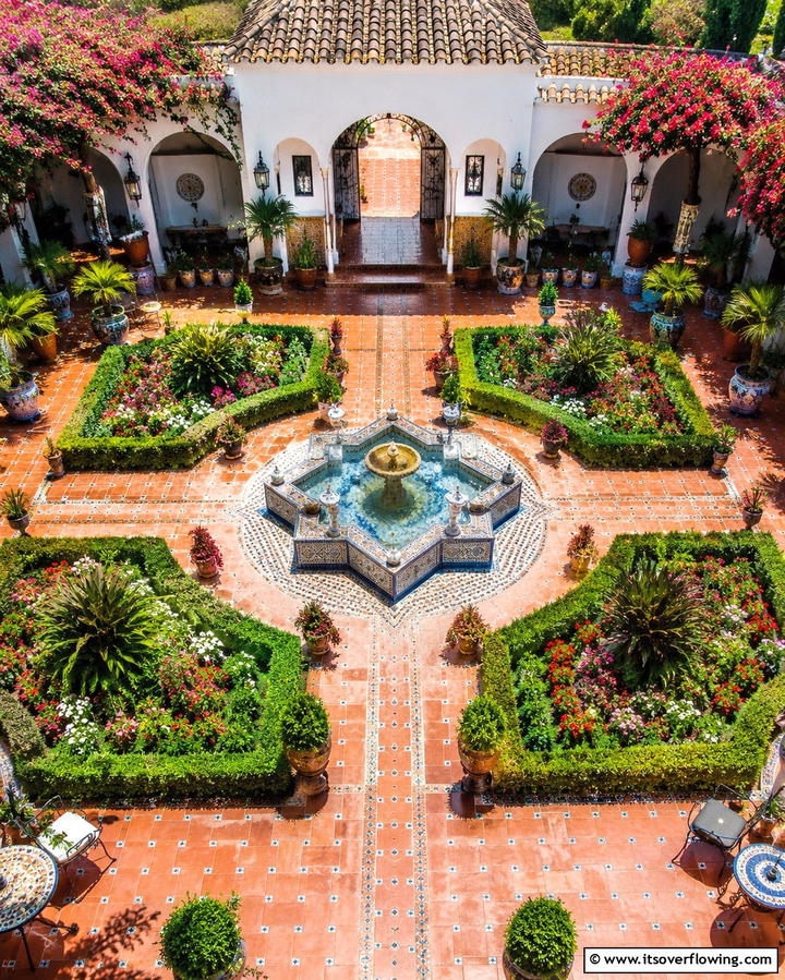 Andalusian Style Courtyard Layout - 20 Spanish Courtyard Ideas for a Serene Outdoor Space