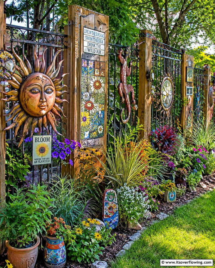 Artistic Garden Accents - 30 Simple Fence Line Landscaping Ideas for Curb Appeal