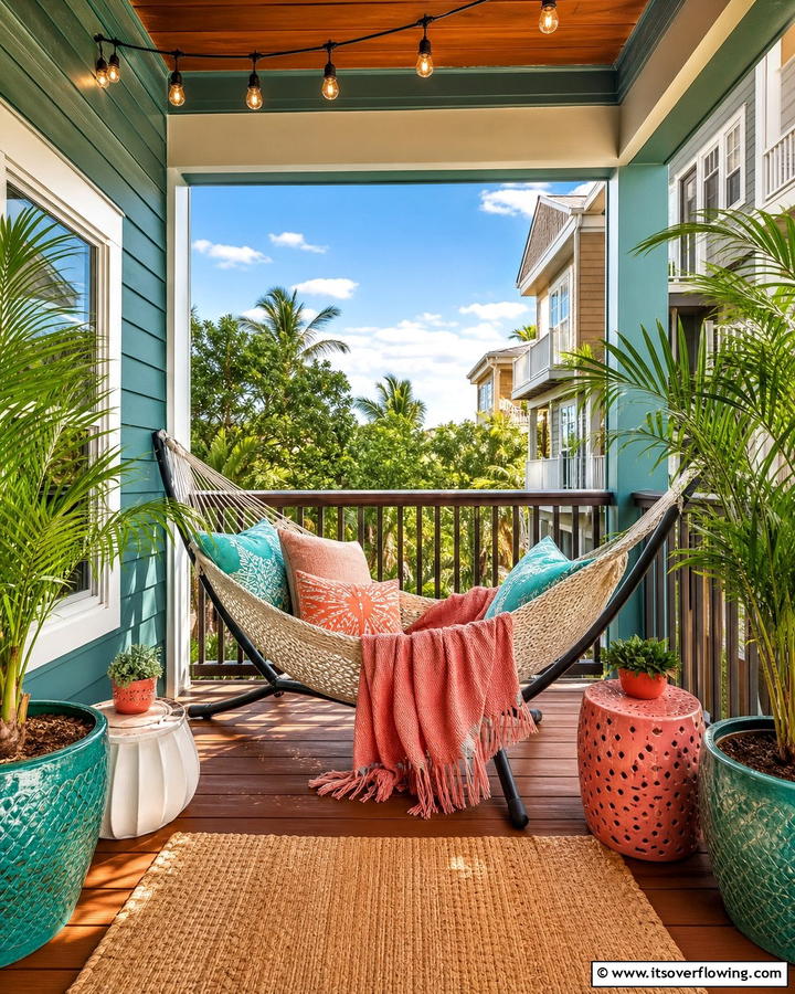 Balcony Hammock Retreat - 20 Second Story Balcony Ideas for Stunning Views