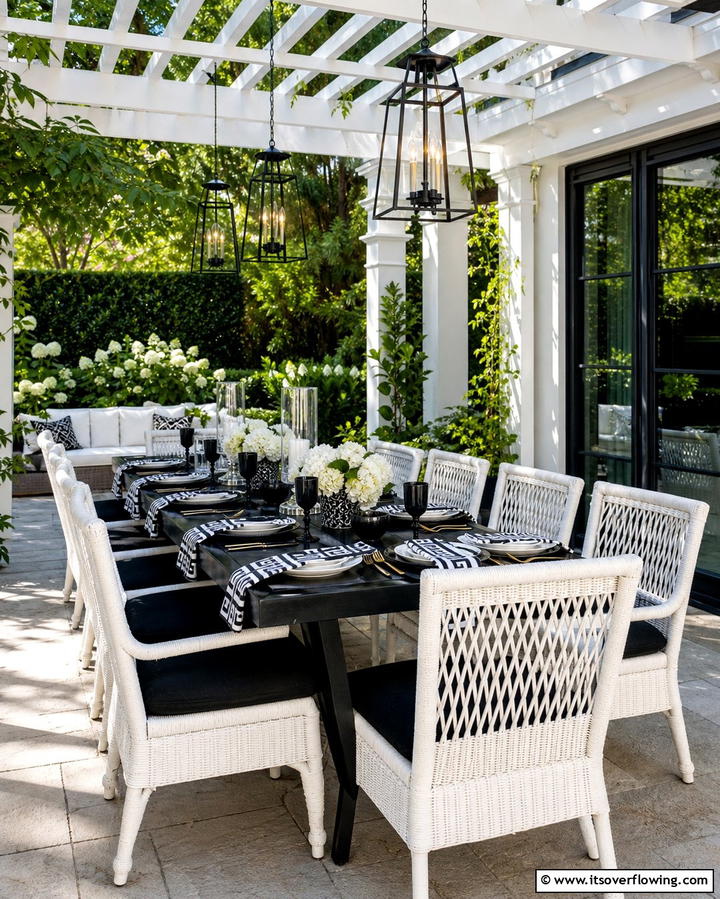 Black and White Outdoor Dining - 25 Black and White Patio Ideas for a Timeless Look