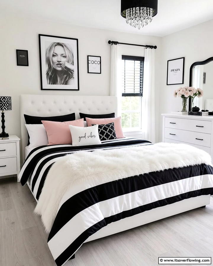 Black and White Striped Bedding - 20 Feminine Black and White Bedroom Ideas for Elegance