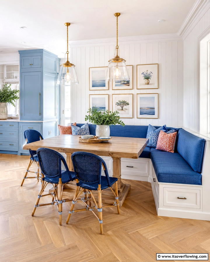 Built In Banquette Seating - 25 Eat in Kitchen Ideas for a Cozy and Functional Dining Space