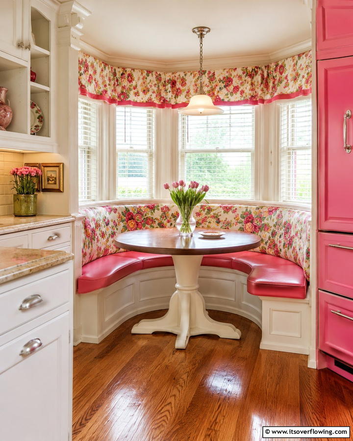 Built In Breakfast NooksOne - 30 Vintage 1930s-1940s Kitchen Design Ideas & Inspiration