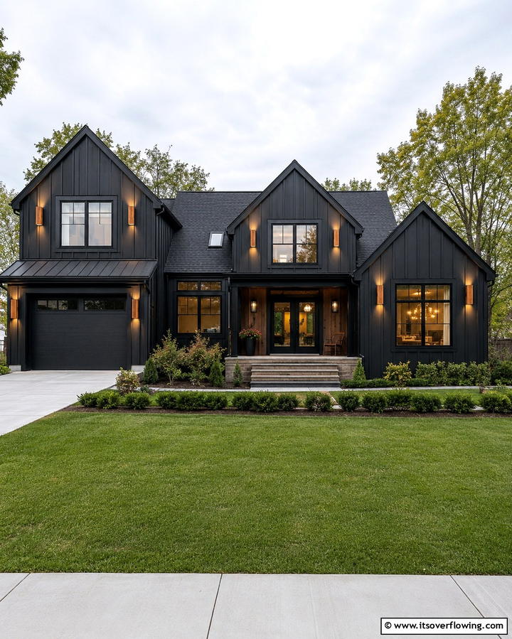 Cedar Accent Lighting Fixtures - 30 Modern Black Houses with Cedar Accents for Striker Exteriors