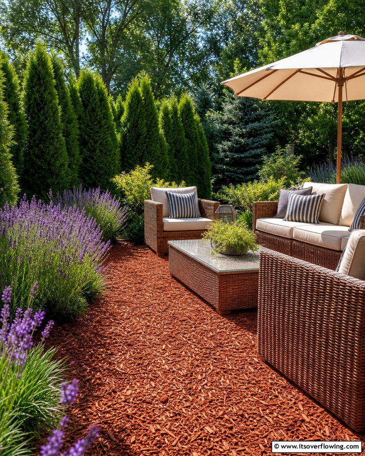 Cedar Mulch Patio - 20 Mulch Patio Ideas for a Low-Maintenance Outdoor Space
