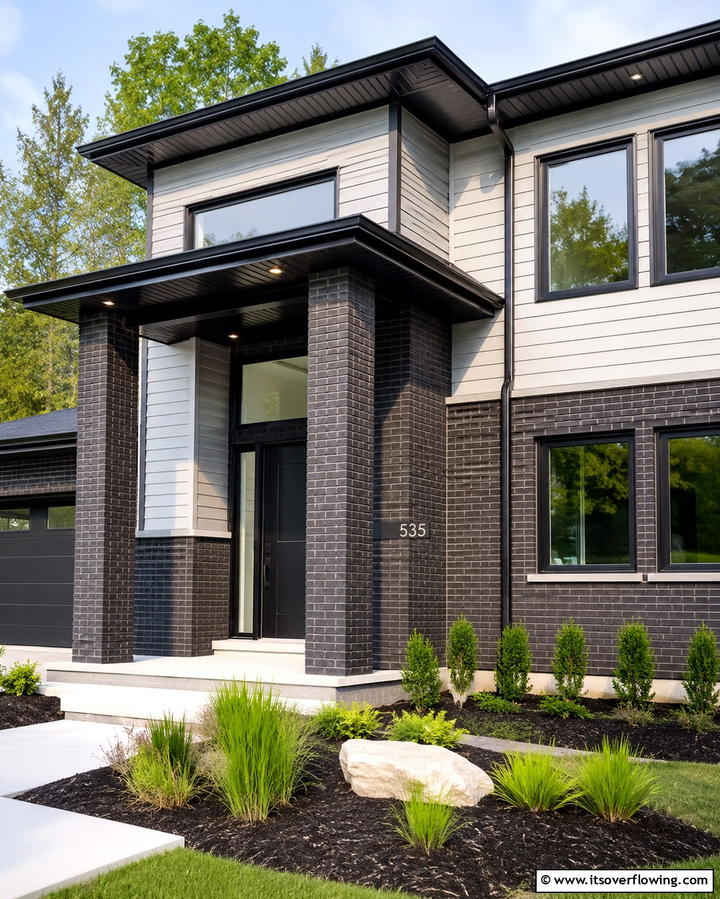 Charcoal Brick with Light Gray Vinyl Siding - 25 Vinyl Siding and Brick Combinations for Curb Appeal