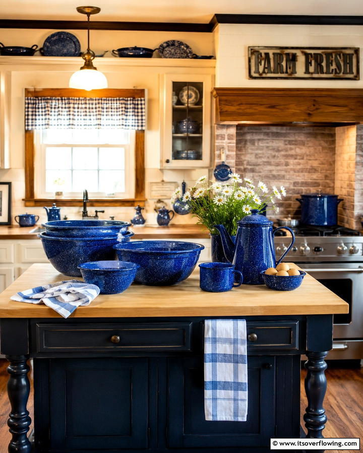 Classic Enamelware - 30 Vintage 1930s-1940s Kitchen Design Ideas & Inspiration