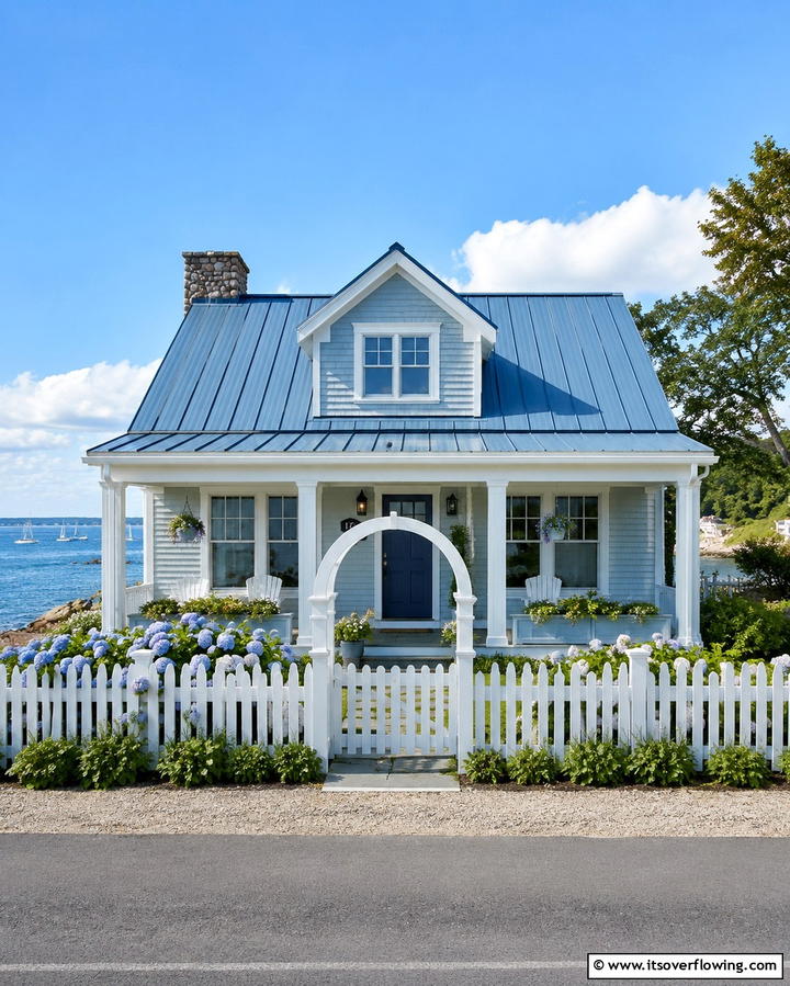 Coastal Cottage Charm - 25 Houses With Blue Metal Roofs for Curb Appeal