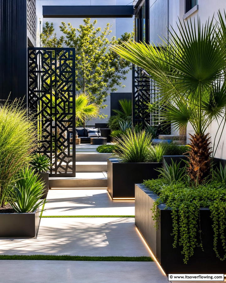 Contemporary Urban Courtyard - 21 Courtyard Ideas to Design a Peaceful Outdoor Oasis