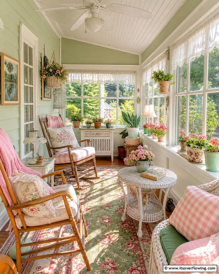 Cottagecore Aesthetic - 25 Florida Room Ideas for a Relaxing Sun-Filled Space