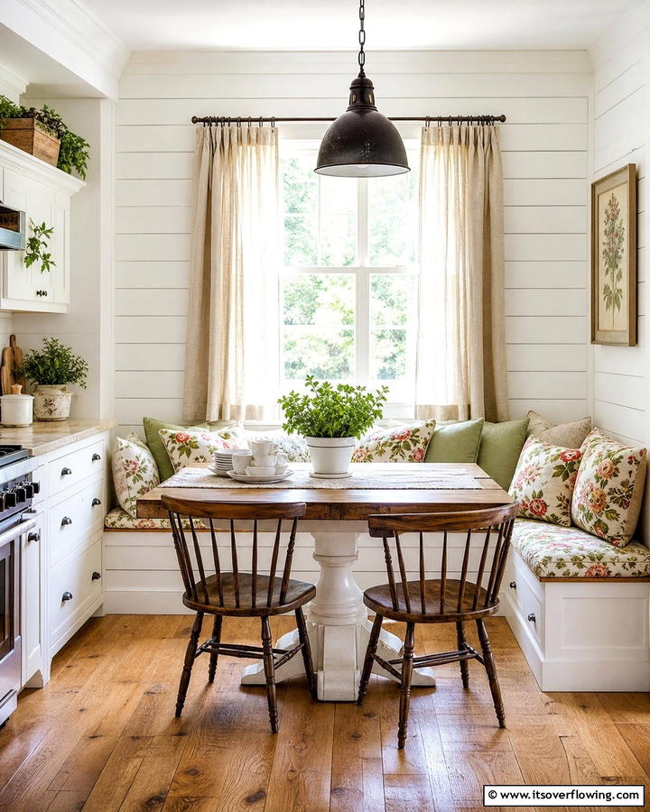 Cozy Breakfast Nooks - 21 Country Kitchen Ideas with Farmhouse Appeal