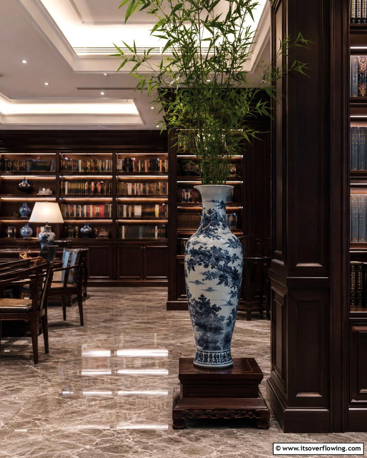Cultural and Traditional Vases - 25 Large Floor Vase Decoration Ideas for Stunning Interiors