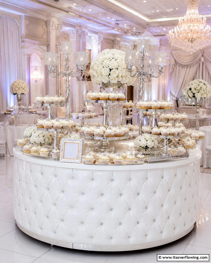 Cupcakes with Edible Pearls - 30 Wedding Cupcake Ideas for Unforgettable Celebrations