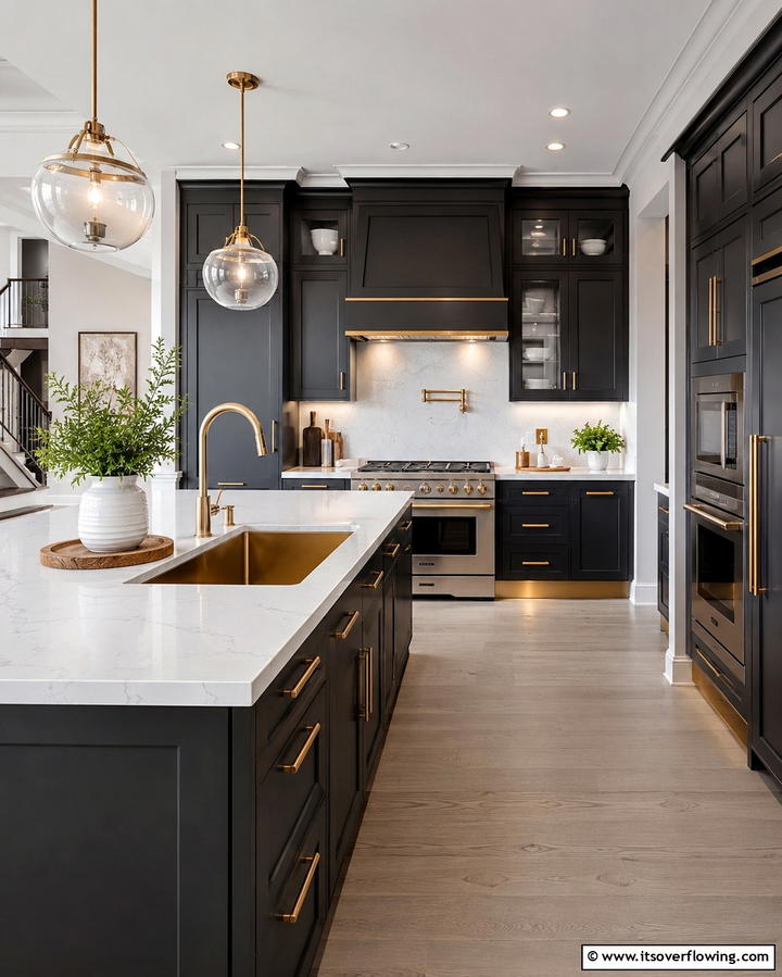Dynamic Color Balance - 30 Luxe Black, White, and Gold Kitchen Ideas for Elegant Spaces