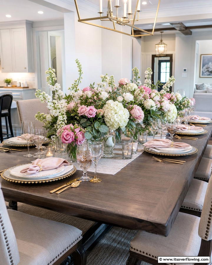Elegant Floral Centerpieces - 21 Dining Table Decor Ideas to Impress Your Guests