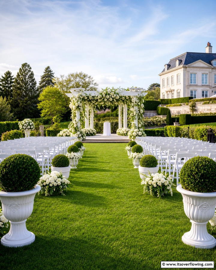 Elegant Lawn Ceremony - 21 Spring Wedding Theme Ideas for Fresh Celebrations