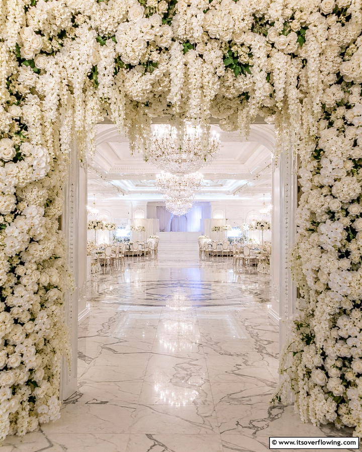 Elegant White Floral Arrangements - 30 Timeless Classic Wedding Inspiration Ideas for Elegant Celebrations
