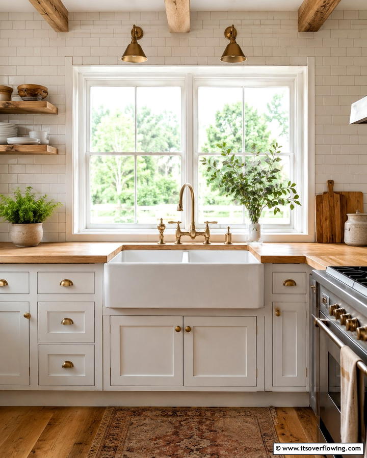 Farmhouse Apron Sinks - 30 Vintage 1930s-1940s Kitchen Design Ideas & Inspiration