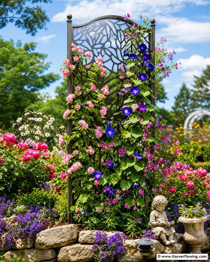 Flower Trellis Accent - 21 Garden Trellis Ideas to Support Climbing Plants Stylishly