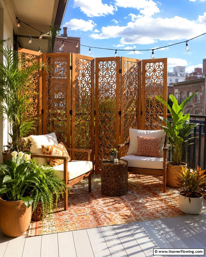 Folding Privacy Screens - 25 Balcony Shade Ideas for Comfortable Outdoor Relaxation