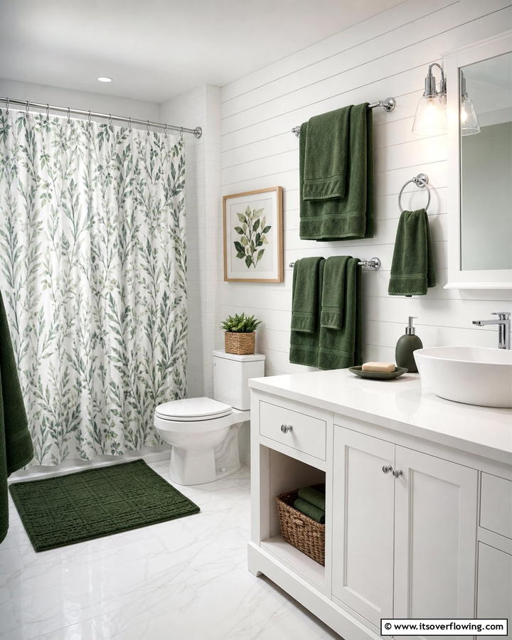 Forest Green Towels and Accessories - 20 Forest Green Bathroom Ideas for a Nature-Inspired Retreat