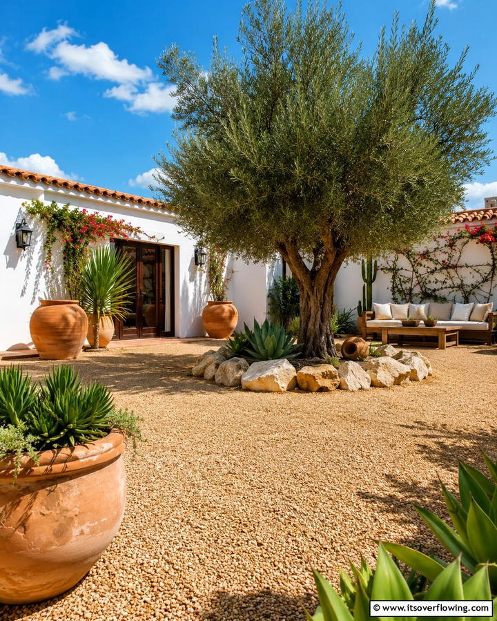 Gravel Courtyards - 25 Beautiful Front Yard Spanish Style Landscaping Ideas