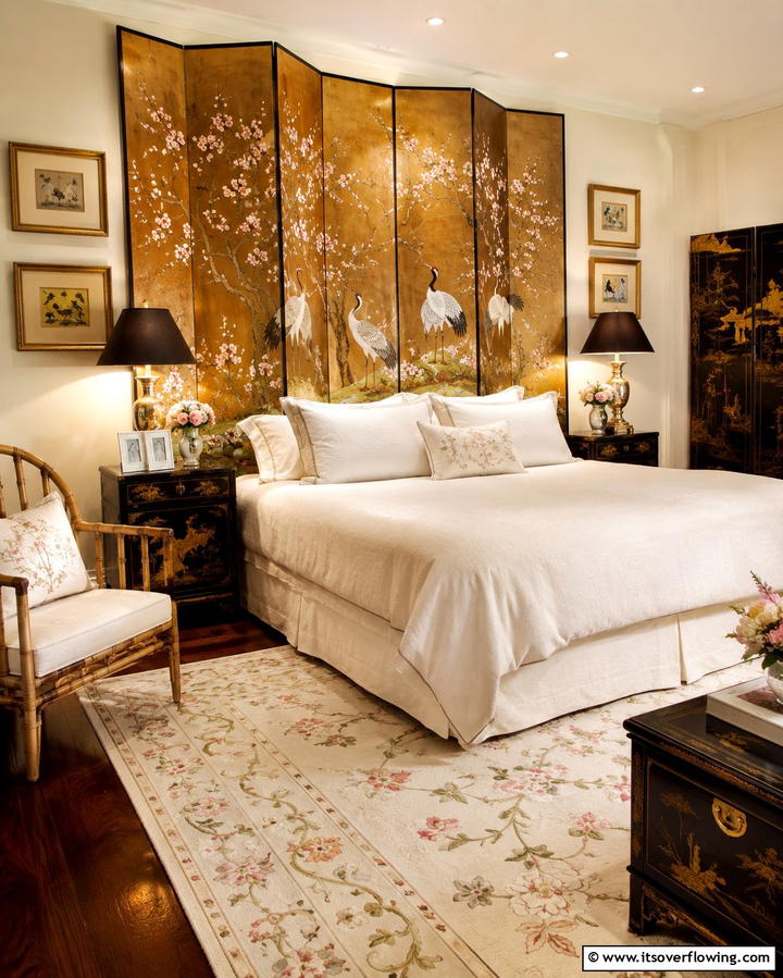 Hand Painted Panels or Screens - 25 Chinoiserie Bedroom Ideas for an Exotic Touch
