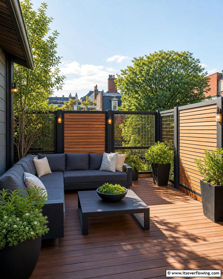 Hog Wire Railing with Privacy Screens - 20 Hog Wire Deck Railing Ideas for Rustic Charm