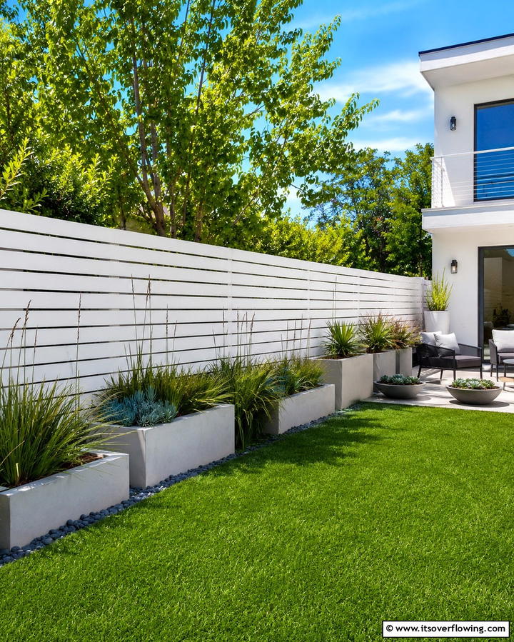 Horizontal Slat Fence - 20 White Privacy Fence Ideas for a Classic Look