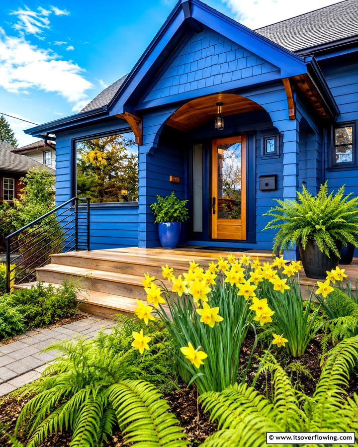 Inviting Cerulean Hue Appeal - 30 Serene Blue Exterior House Colors to Boost Curb Appeal