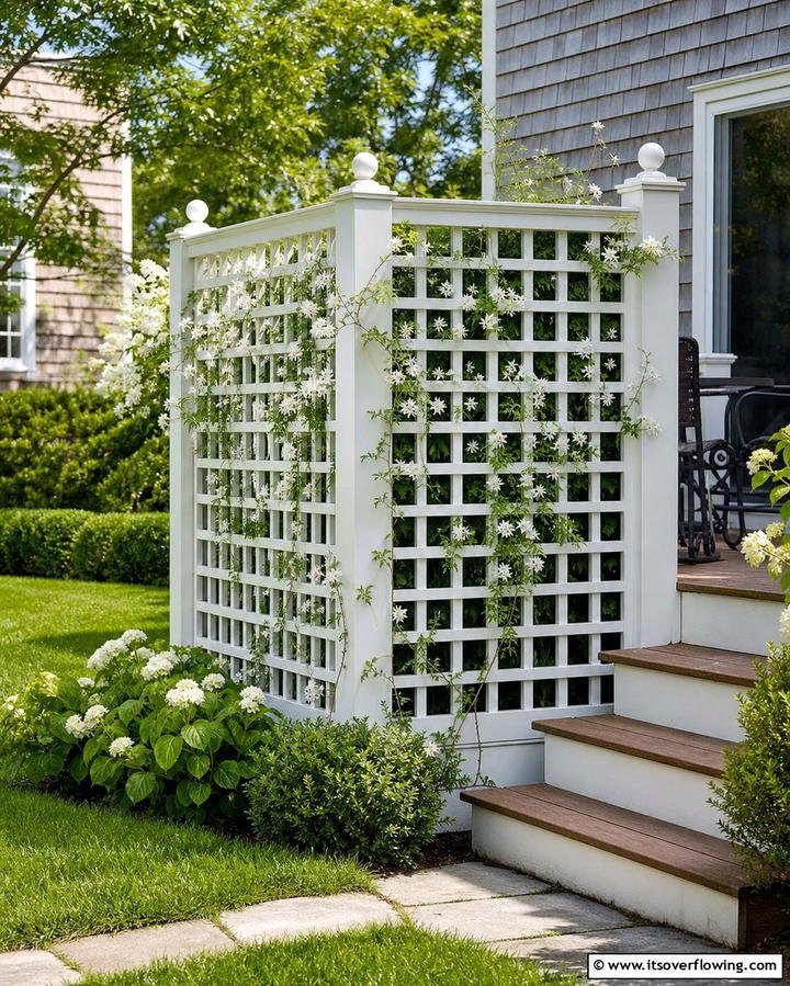 Lattice Screen Enclosure - 25 Garbage Can Storage Ideas for Neat Spaces