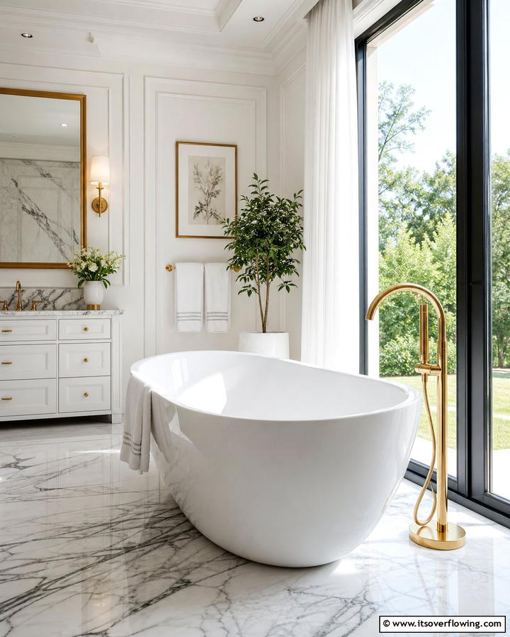 Luxurious Freestanding Bathtubs - 25 Elegant Bathroom Decor Ideas for a Luxurious Feel