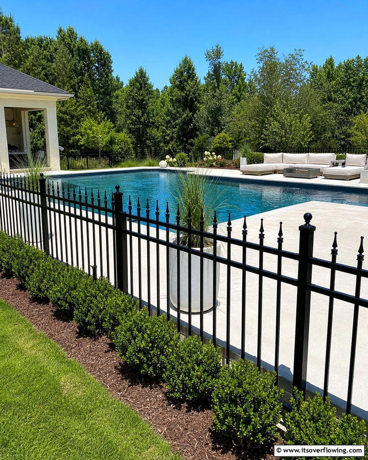 Metal Pool Fence - 20 Stylish Pool Fence Ideas for Safety and Aesthetics