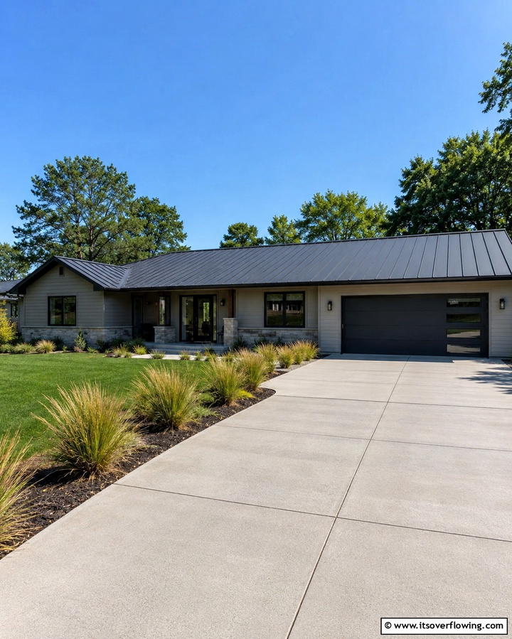 Metal Roofing - 25 Ideas for Ranch-Style Home Exteriors
