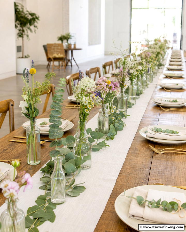 Minimalist Floral Arrangements - 25 Casual Wedding Ideas for a Relaxed and Intimate Celebration