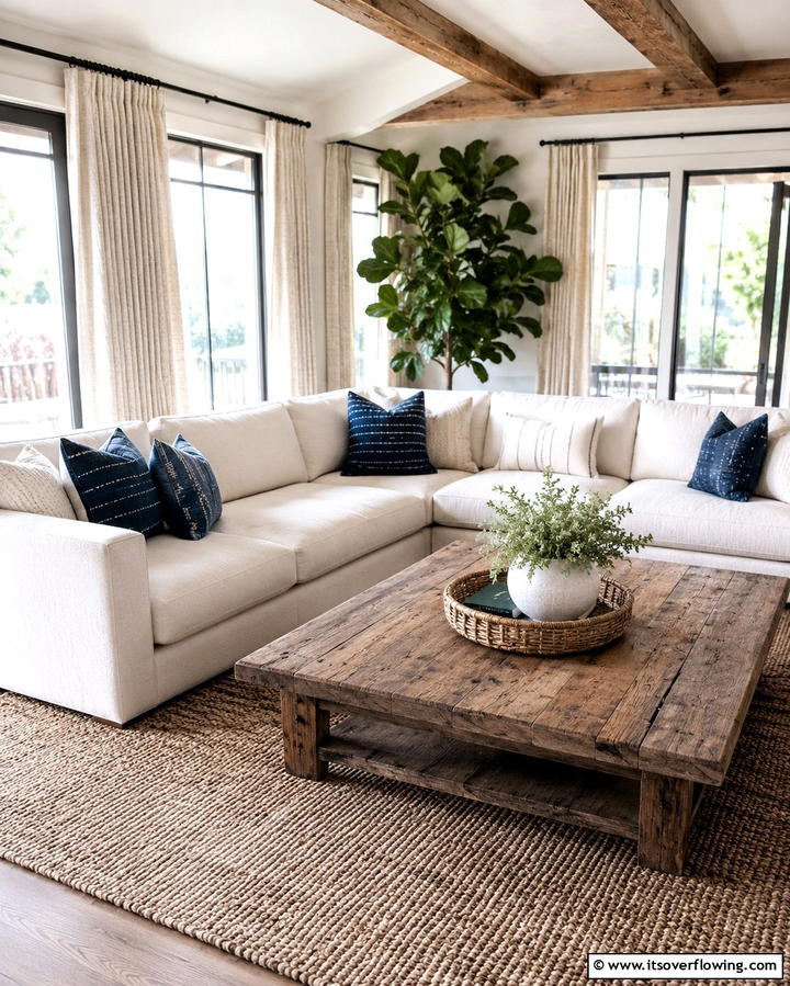 Navy Blue Throw Pillows - 25 Navy Blue Living Room Ideas for a Cozy Retreat