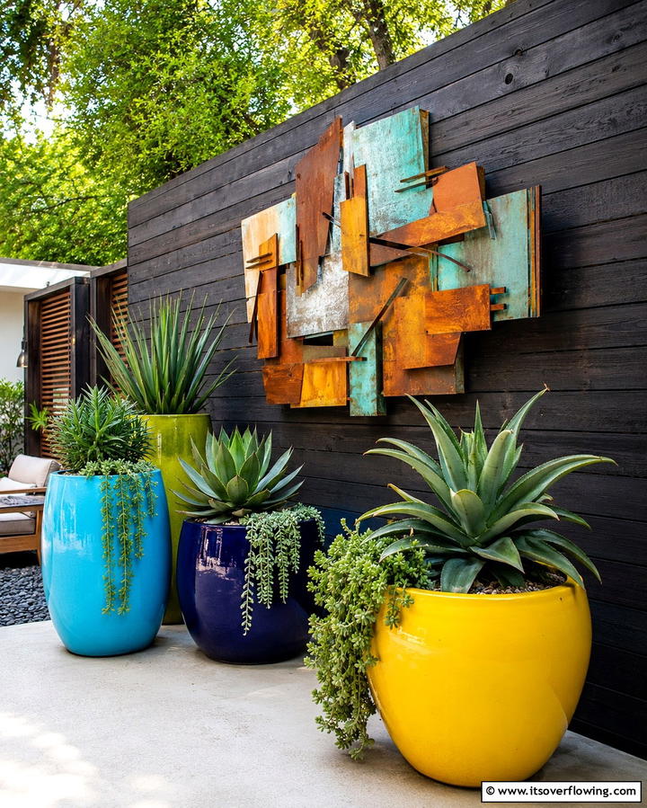 Outdoor Art and Decor - 30 Space-Saving Townhouse Backyard Design Ideas