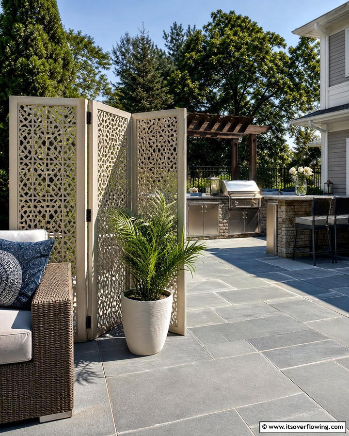 Outdoor Divider Screens - 25 Outdoor Privacy Screen Ideas for Secluded Spaces