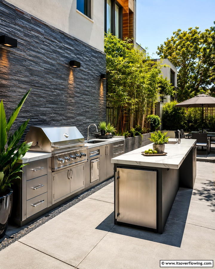 Outdoor Kitchen Setup - 30 Space-Saving Townhouse Backyard Design Ideas