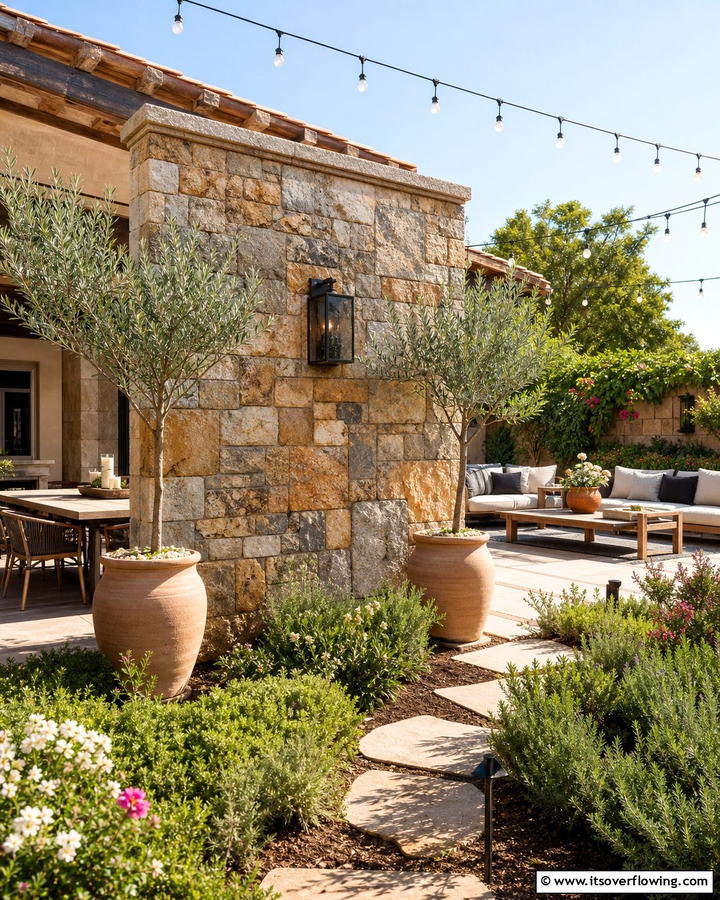 Outdoor Stone Partition Wall - 30 Natural Stone Wall Ideas for Rustic Outdoor Landscapes